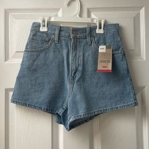 NWT Levi’s High-Waisted Jean Shorts